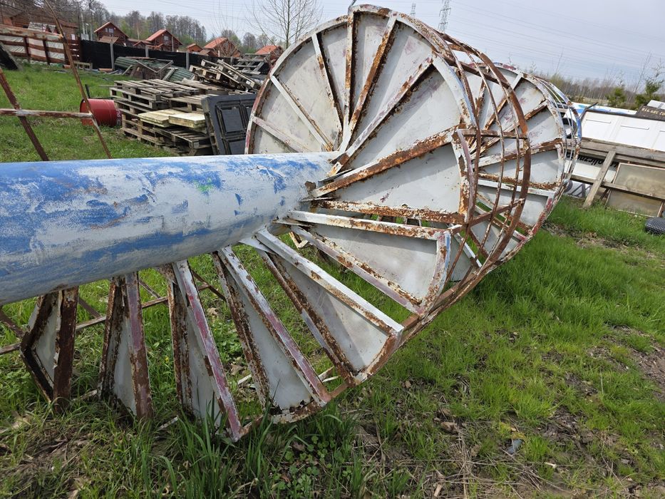 Schody okrągłe zabiegowe stalowe 5,5metra z balkonem zjeżdżalnia fabryka