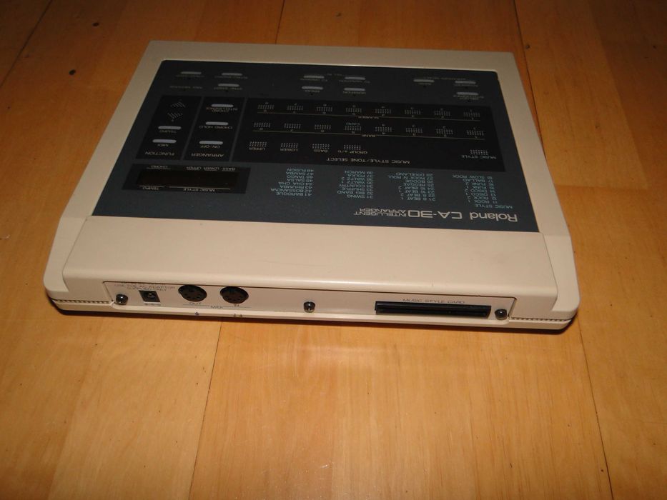 Zawodowy Aranżer ROLAND CA-30 Intelligent Arranger.Ideał.Okazja