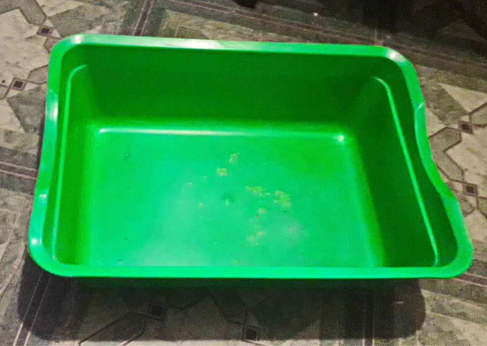 Продаётся большой кошачий лоток.