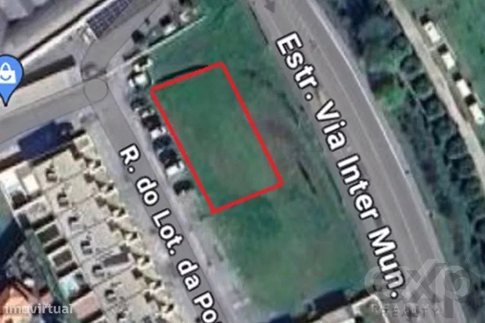 Terreno com projecto aprovado para a construçao de 3 moradias em banda