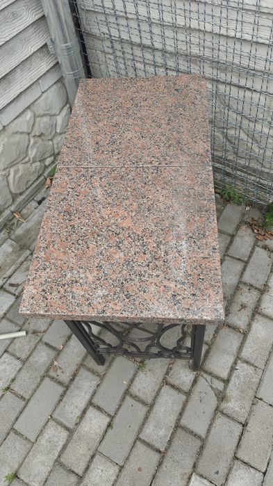 Столик на мангальную зону