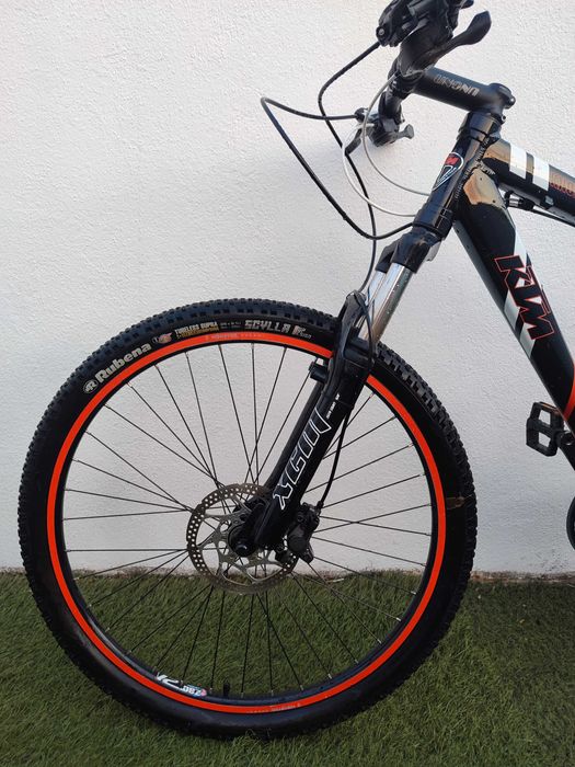 KTM KNOXVILLE, muito bem estimada