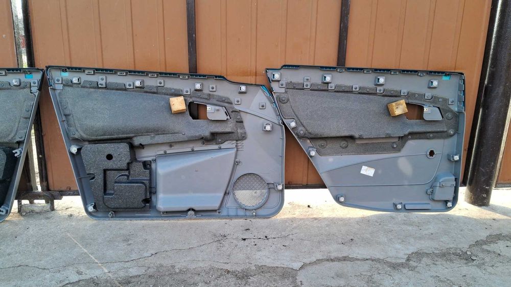 Дверні карти пріора ваз 2170-2172 в гарному стані