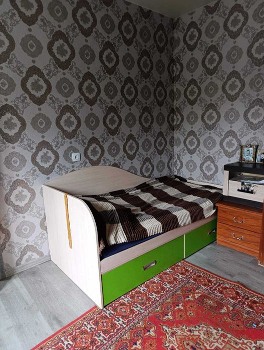 Продам земельну ділянку 11 соток та частину будинку по вул . Барболіна