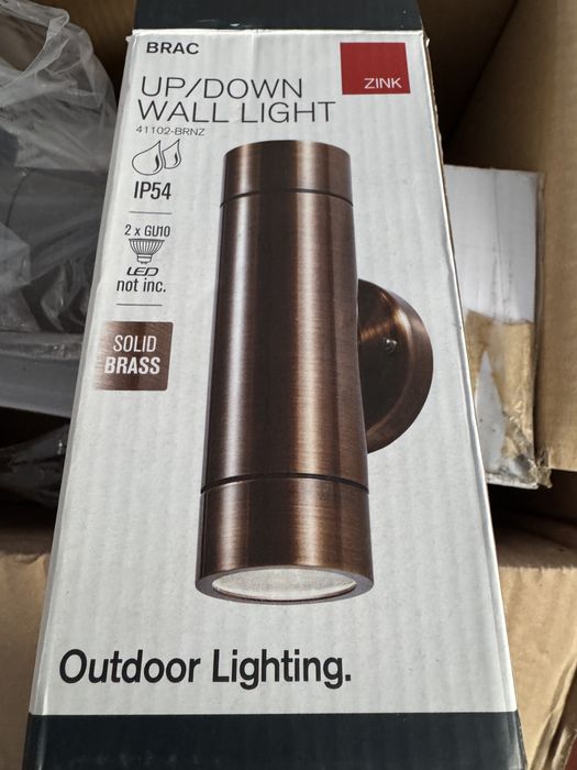 Настенный уличный светильник