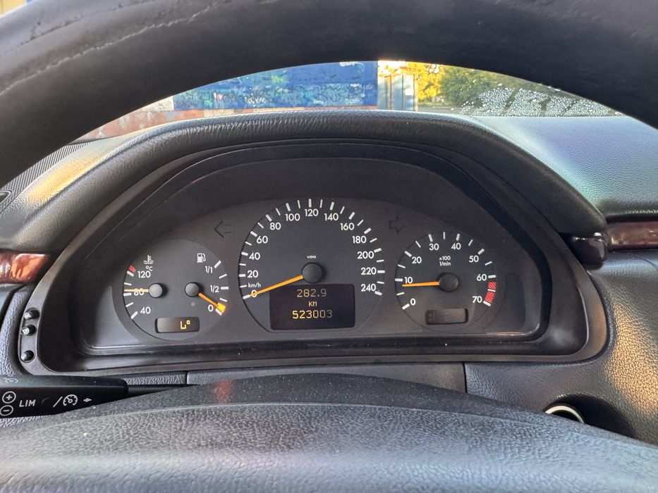 Mercedes 210 2.0benz
