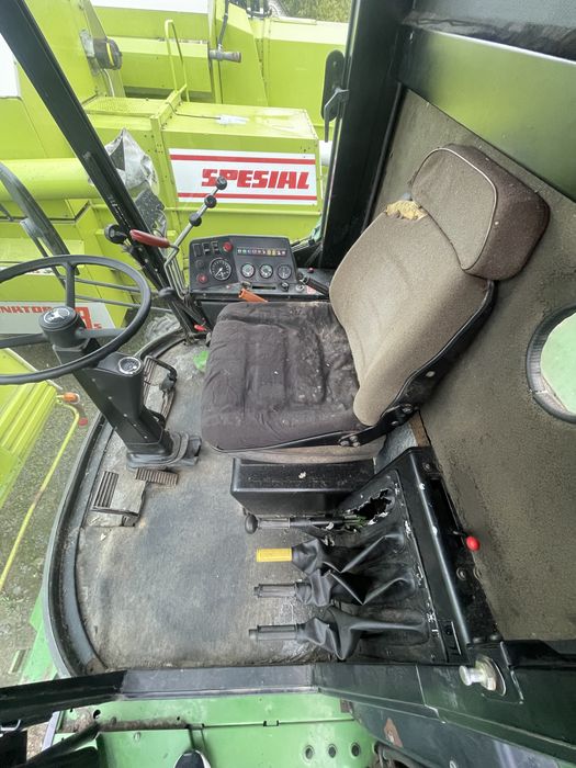 Комбайн John Deere 1055