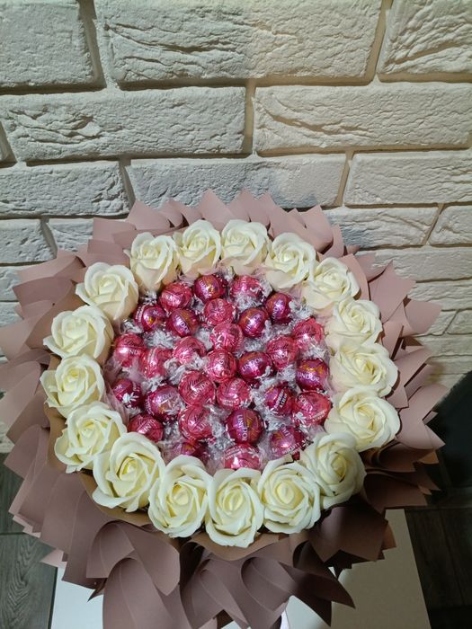 Bukiet na urodziny Walentynki Box ze słodyczy dla niej Bukiet jadalny