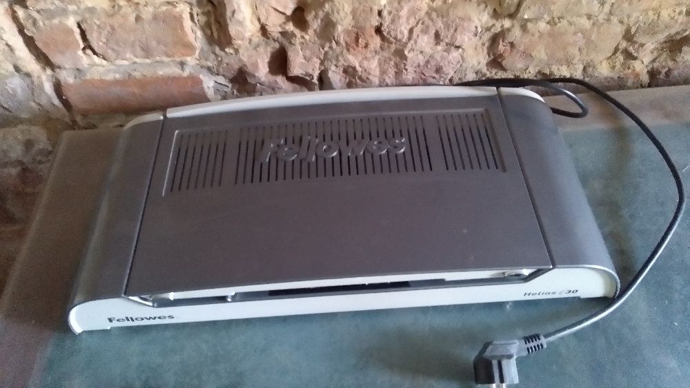 Termo bindownica Fellowes Helios 30 , stan bardzo dobry , zamienię