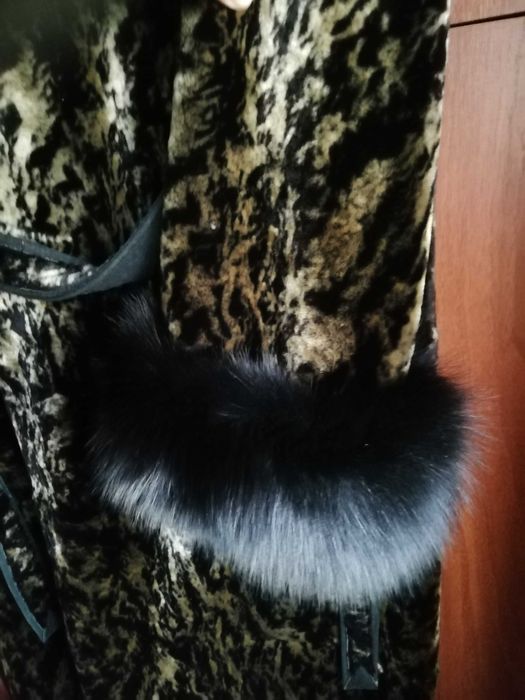 Шуба з натуральним хутром.