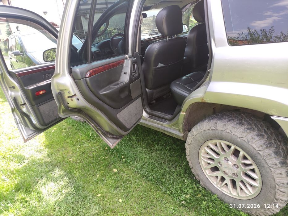 Sprzedam samochód Jeep grand Cherokee z roku 2001