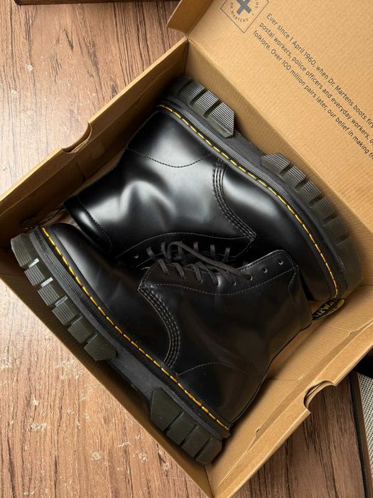 Buty - Dr Martens - Rikard 8I - rozmiar 43 - nowe