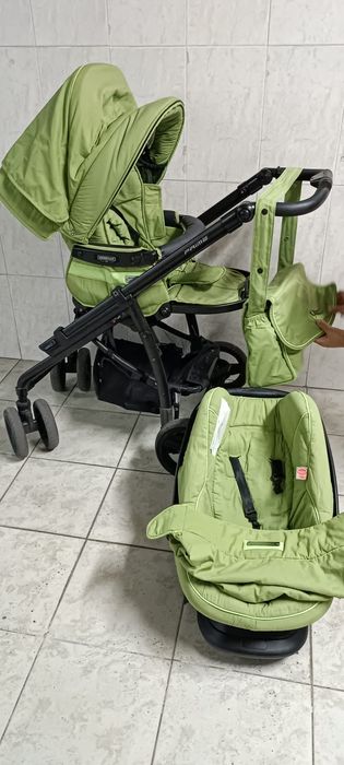 Carrinho de bebê471976394055362562