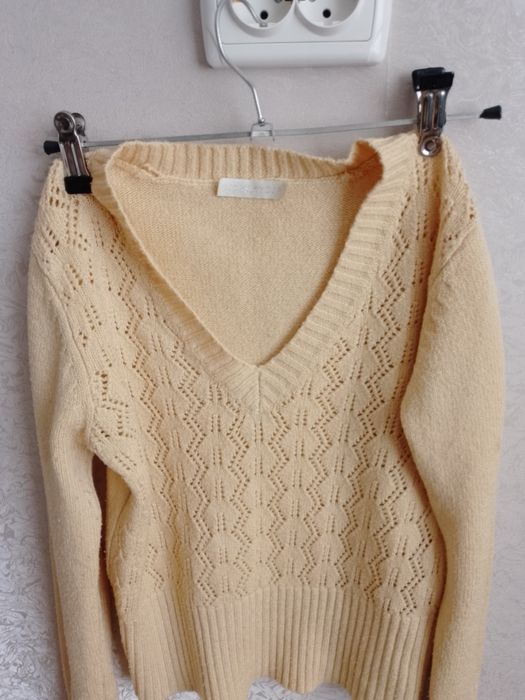 Кофта бежевая  вязаная