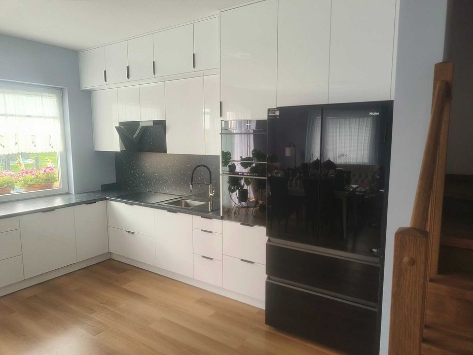Meble na wymiar | Montaż mebli | Listwy przypodłogowe – Gdańsk I Gdynia I Trójmiasto