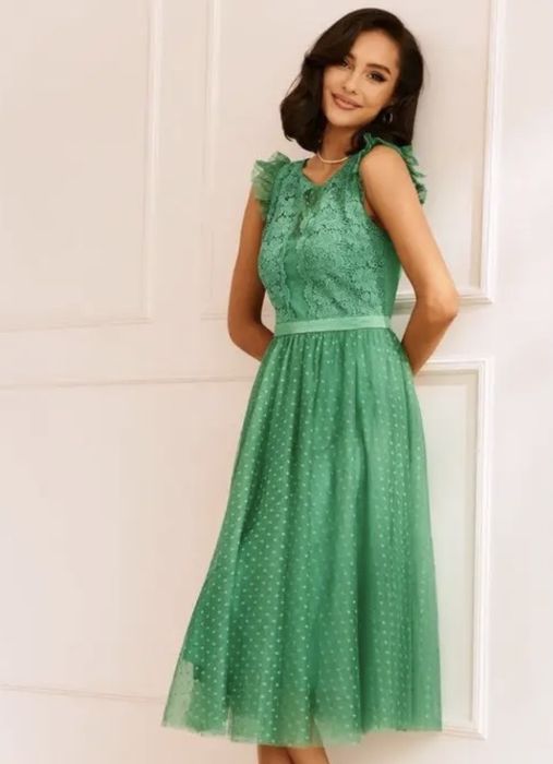 Urocza sukienka na wiele okazji