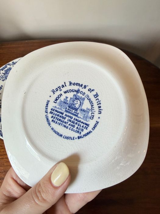 Hand-Painted Tableware457281403901726722