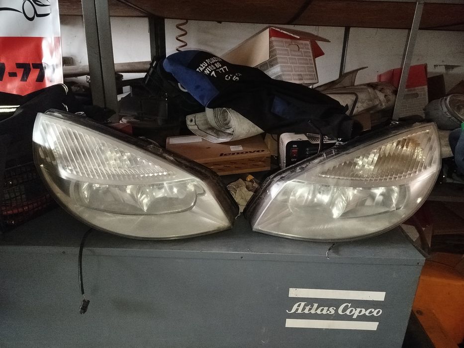 Renault Scenic II lampy przód przednie stan bdb komplet wysyłka