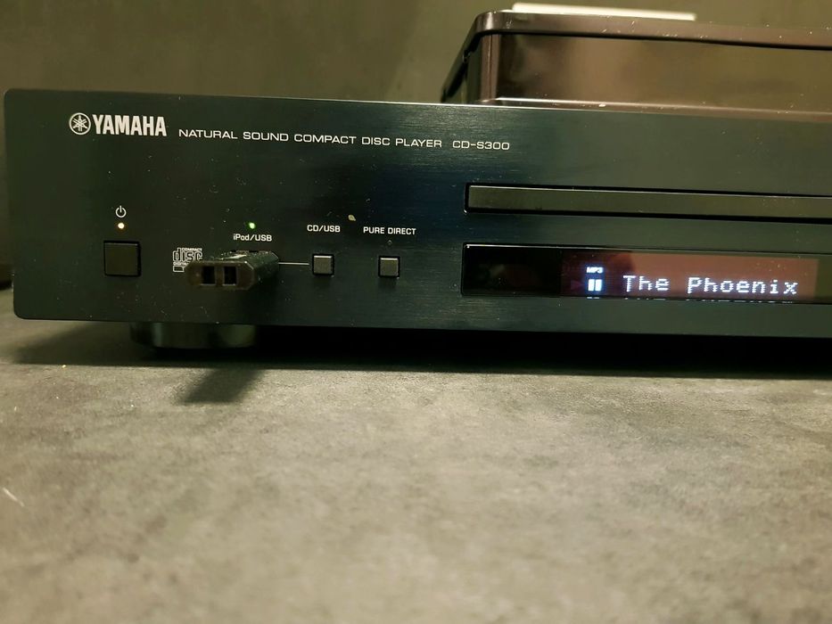Yamaha CD-S300-CD проигыватель.