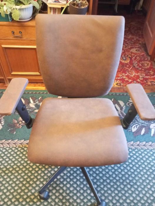 офисное кресло руководителя