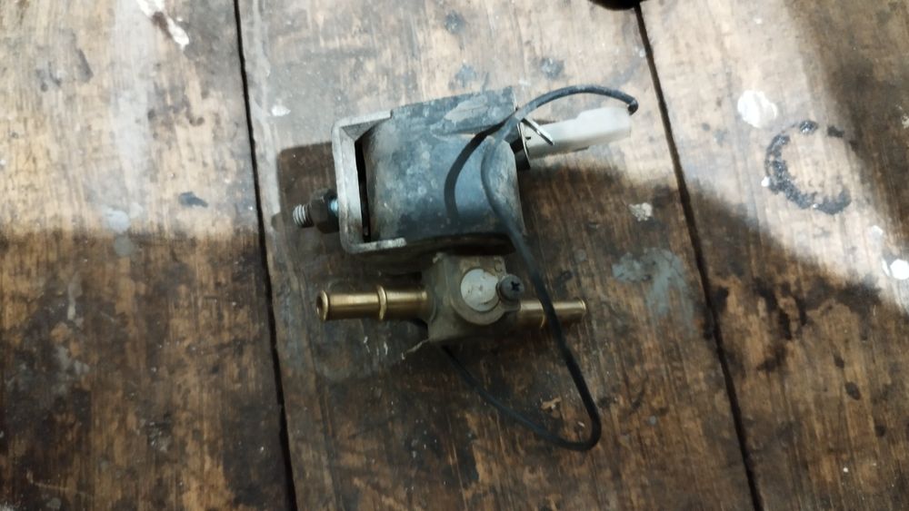 Клапан бензиновий для ГБО, заправочное