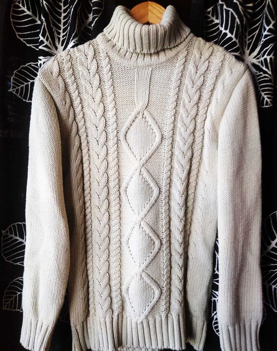 Світер, кофта. 70% вовни. Текст!