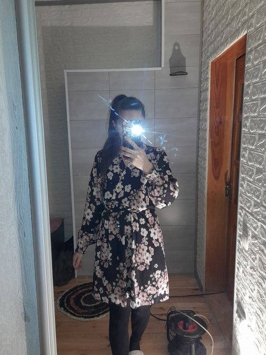 Сукня з довгим рукавчиком