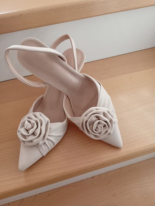 Czółenka piękne bez kwiat 40 śliczne