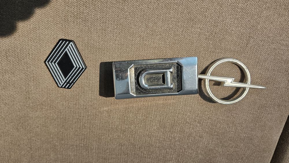 Símbolo opel os renault e Datsun vendidos