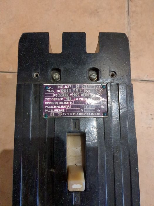 Автомат А3716, 100А