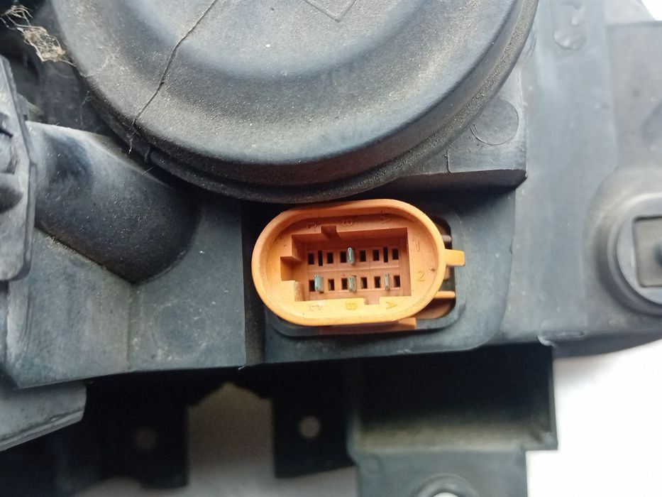 Ótica / farol esquerda RENAULT Espace/Grand Espace III (JE0_)