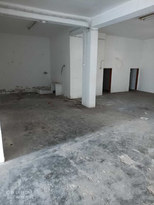 Arrenda-se garagem armazém
