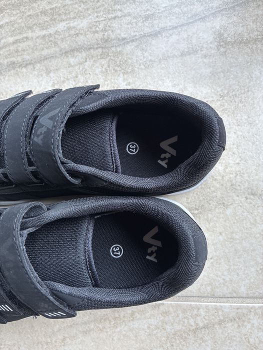 Damskie buty sportowe