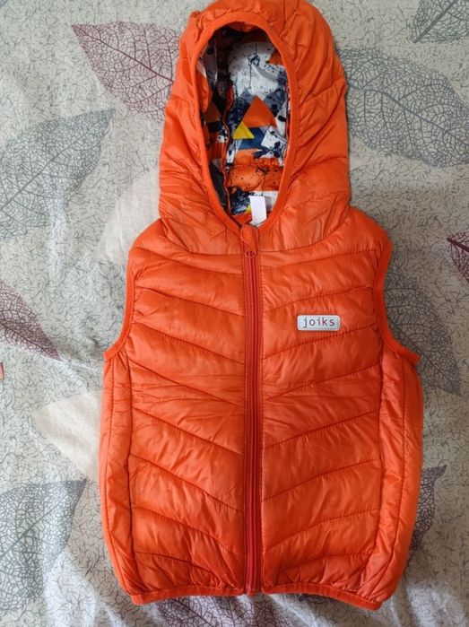 Жилетка с капюшоном, безрукавка 104 110