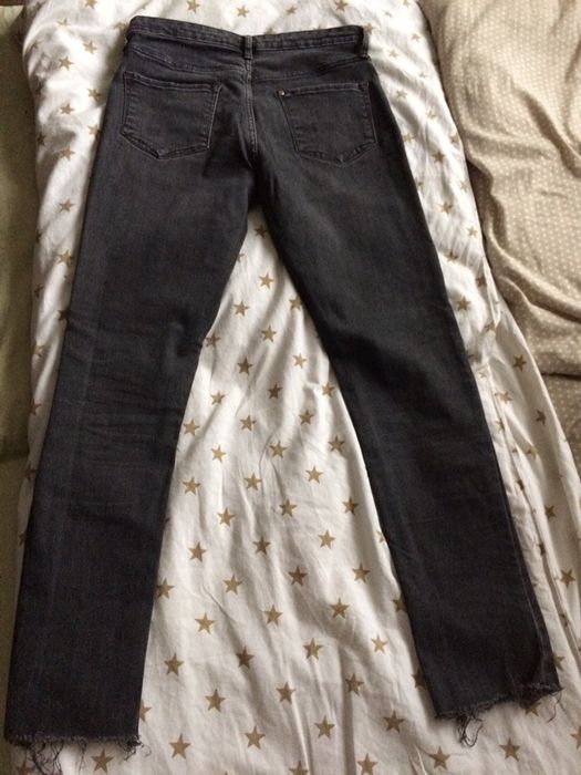 Czarne jeansy z cekinami/dziurami, 36/S