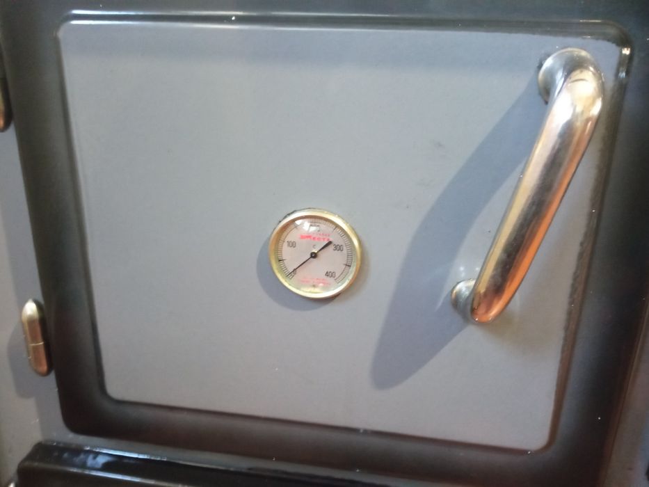 Fogão a lenha com forno elétrico mais placa elétrica