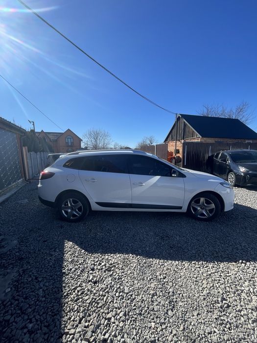 Renault Megane не фарбований