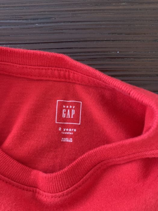 T shirts como novas marcas GAP, Polo RL, Burberry...