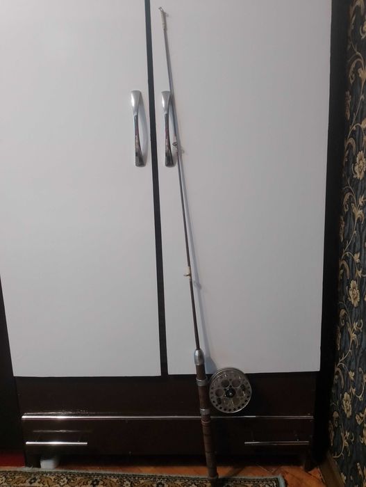 Спиннинги СССР с катушками 2шт. + бонус