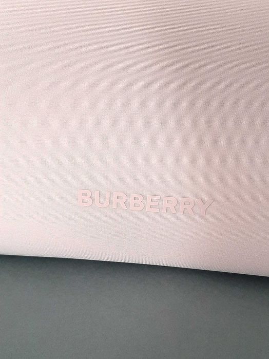 nowa  kosmetyczka Burberry morelkowa na prezent