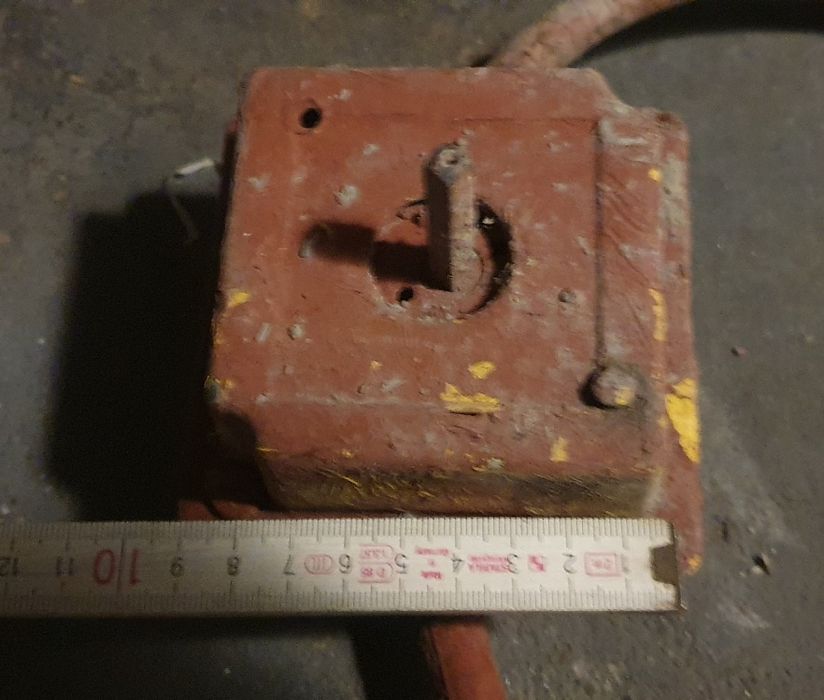 Włącznik  na siłe