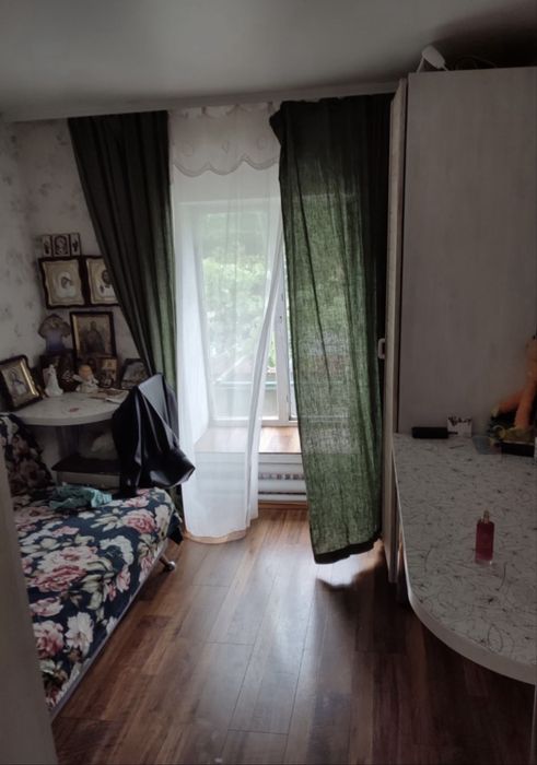 Дом , Фонтанка 2, асфальтированный подьезд . 400м от трассы.