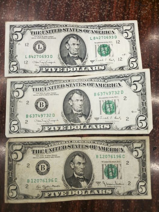 Колекційні купюри 5 доларів США (1977 та 1988 роки)