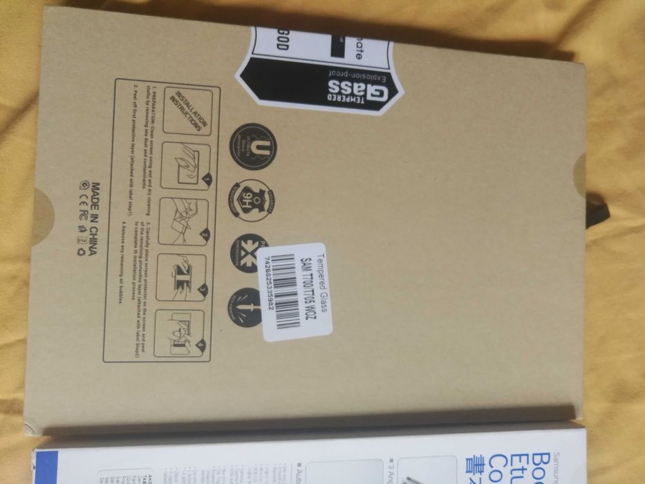 Etui i szkło do tableta Samsung Galaxy Tab S 8.4  T700, T705