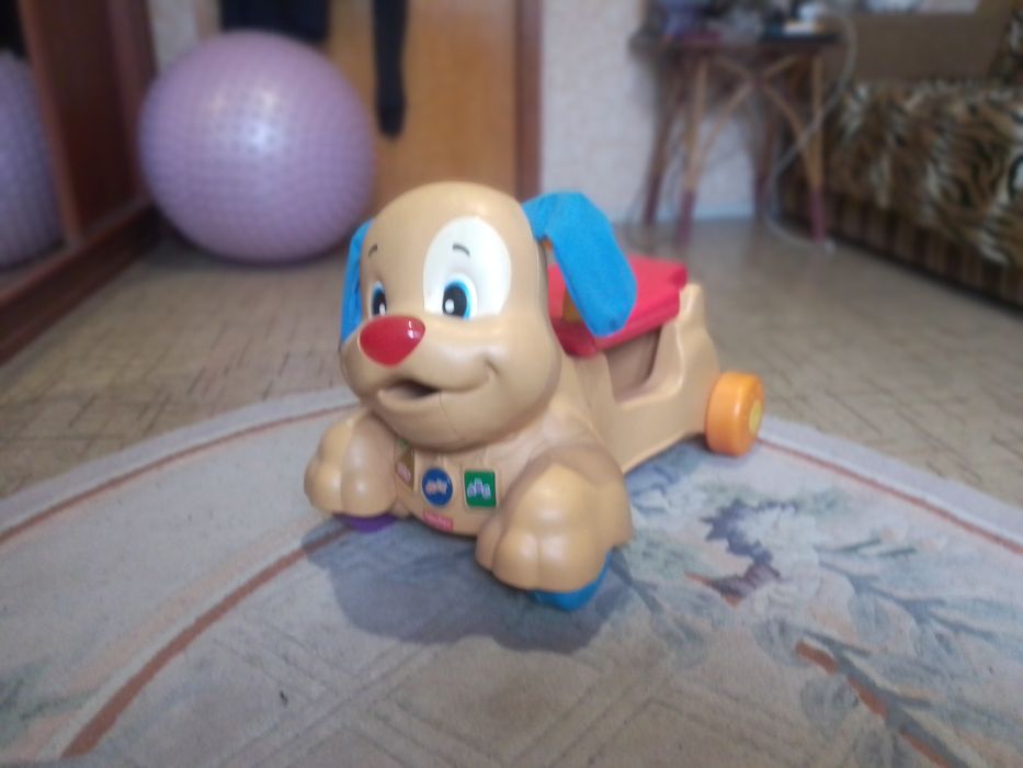 Машина,толокар fisher price