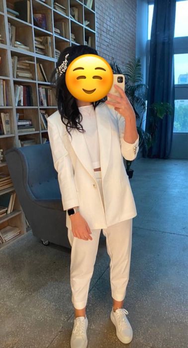 Костюм брючний білий