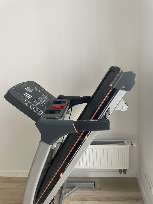 Бегова доріжка. Беговая дорожка House Fit