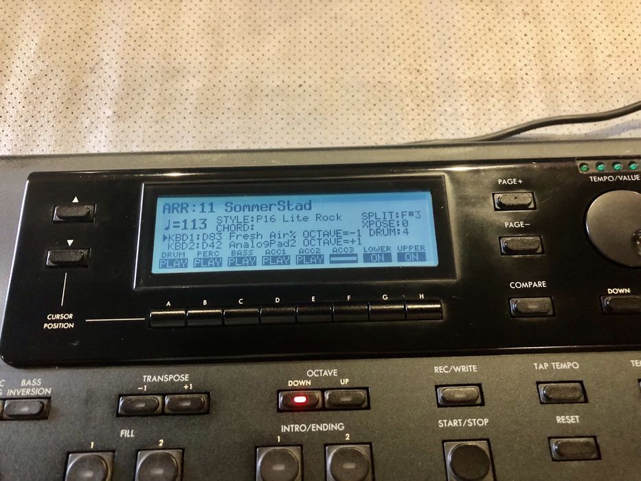 Korg i3 - Workstation - anos 90