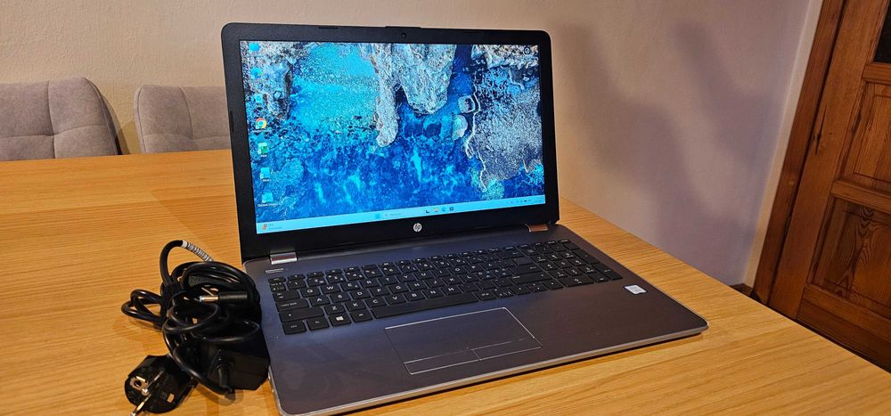 Laptop HP 250 G6 – i5 / 8GB / SSD 256GB / Windows 11 + Office
