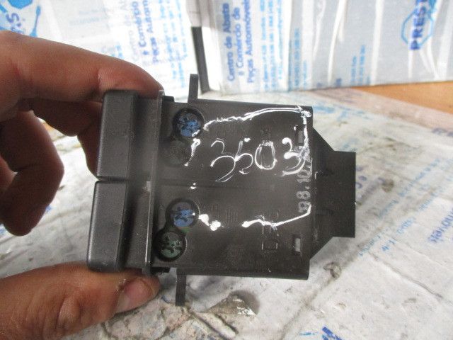 Botão / interruptor de luzes ROVER 600 (RH)